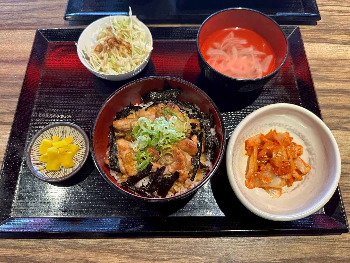 🍗《焼き鳥丼ランチ新登場！》