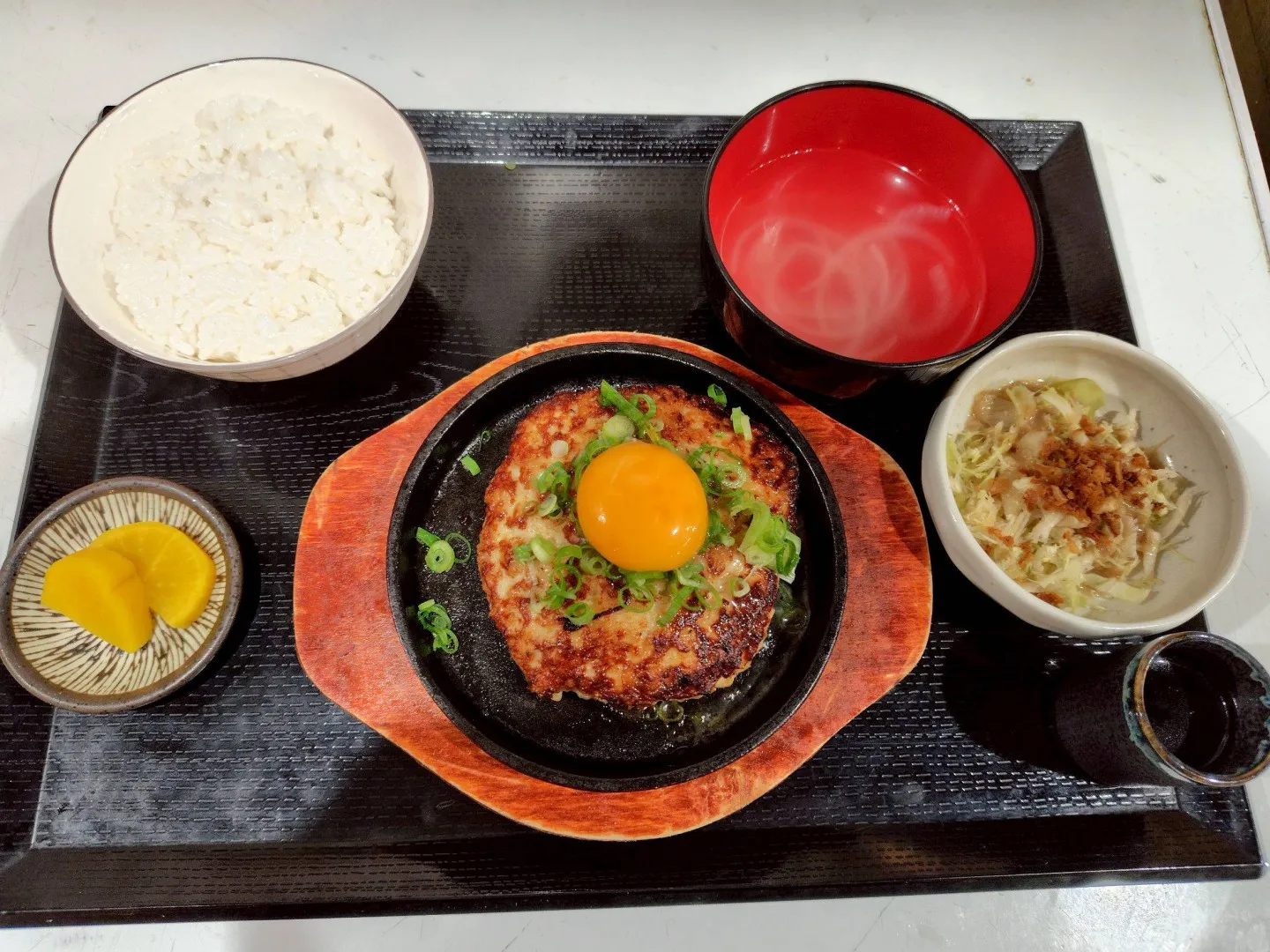 🥗《数量限定！鶏肉100％のヘルシー鶏ハンバーグランチ》