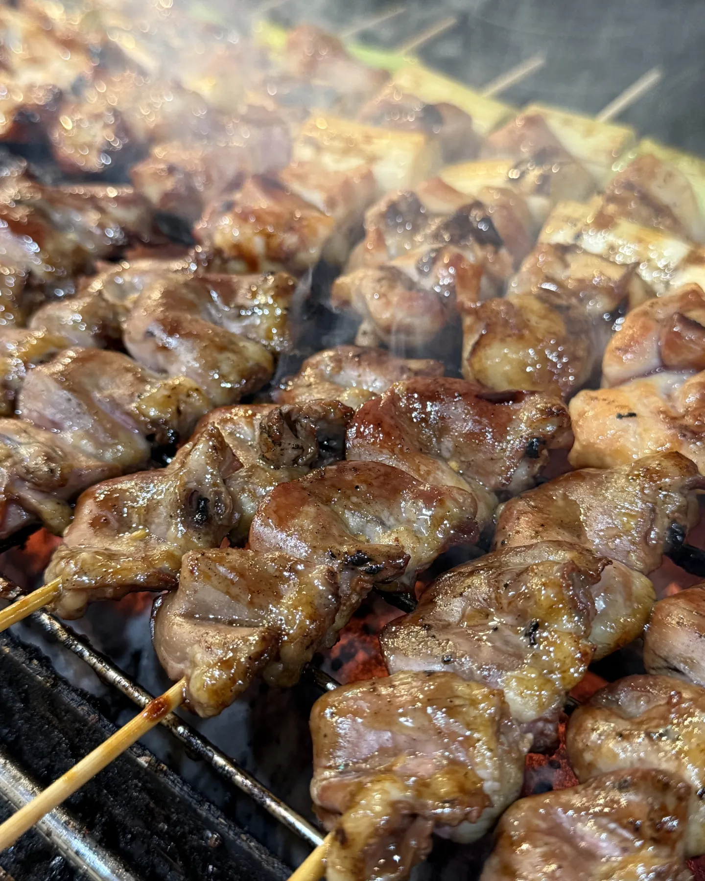 🍢《自家製タレが決め手！焼き鳥のおいしさの秘密》