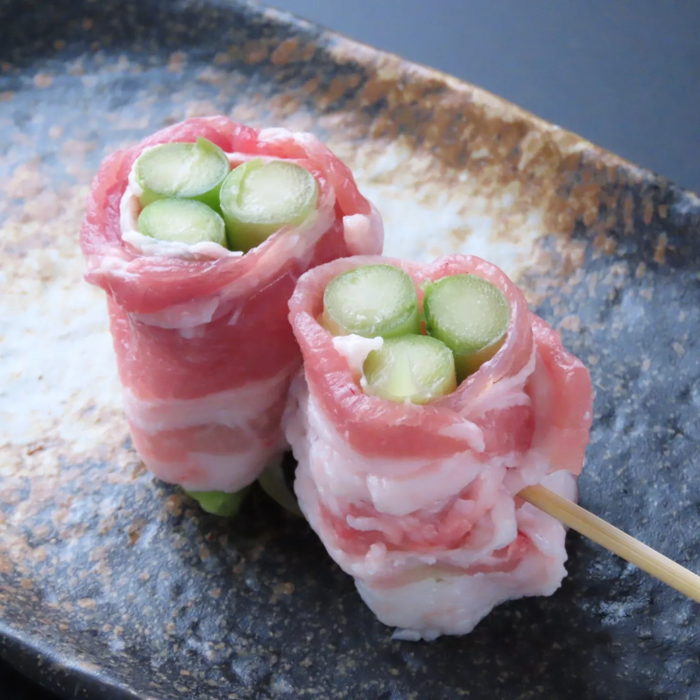 《アスパラ巻きが主役！野菜豚巻き串特集》