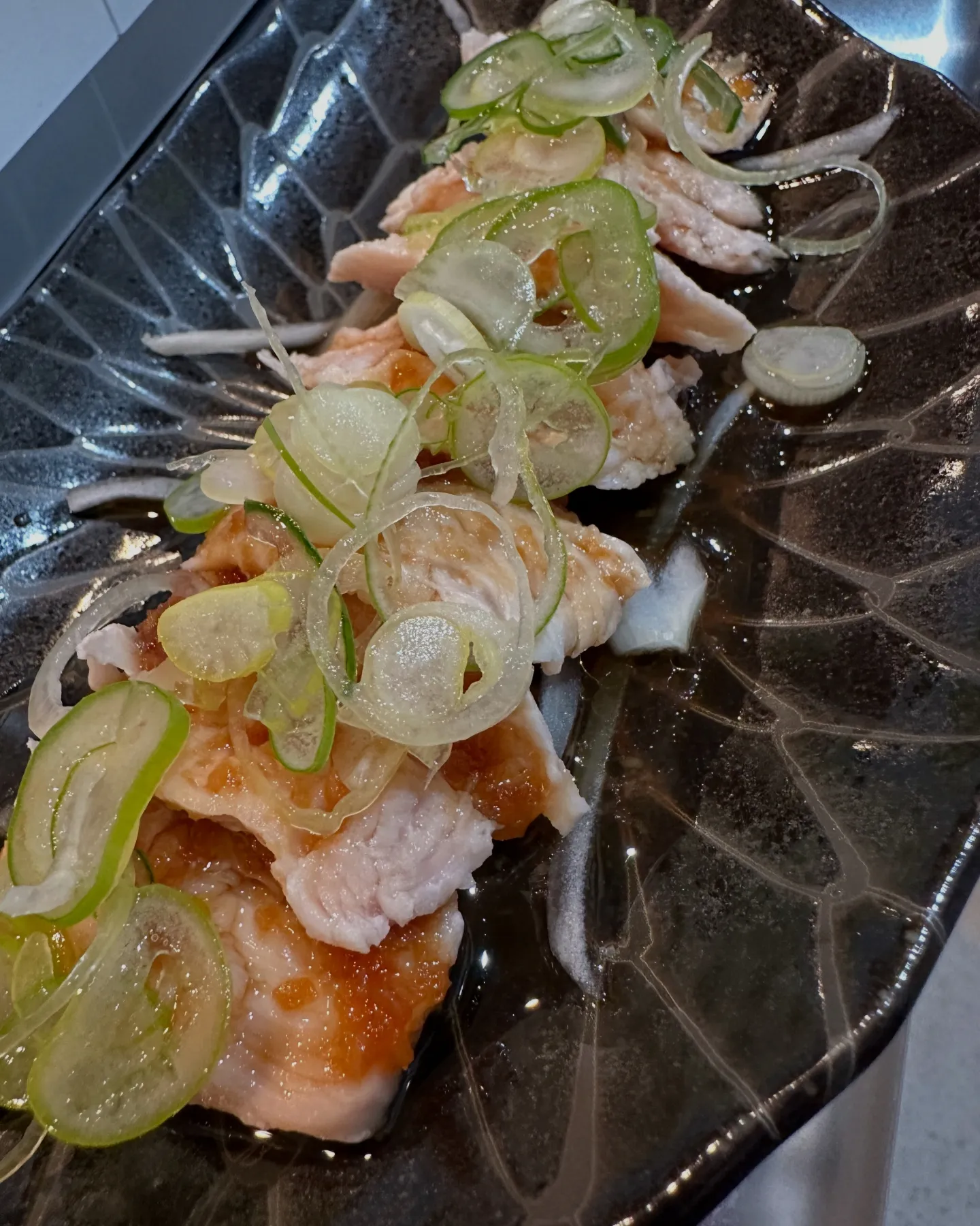 🍺《名物お通し「自家製よだれ鶏」×立ち飲みドリンク割引》